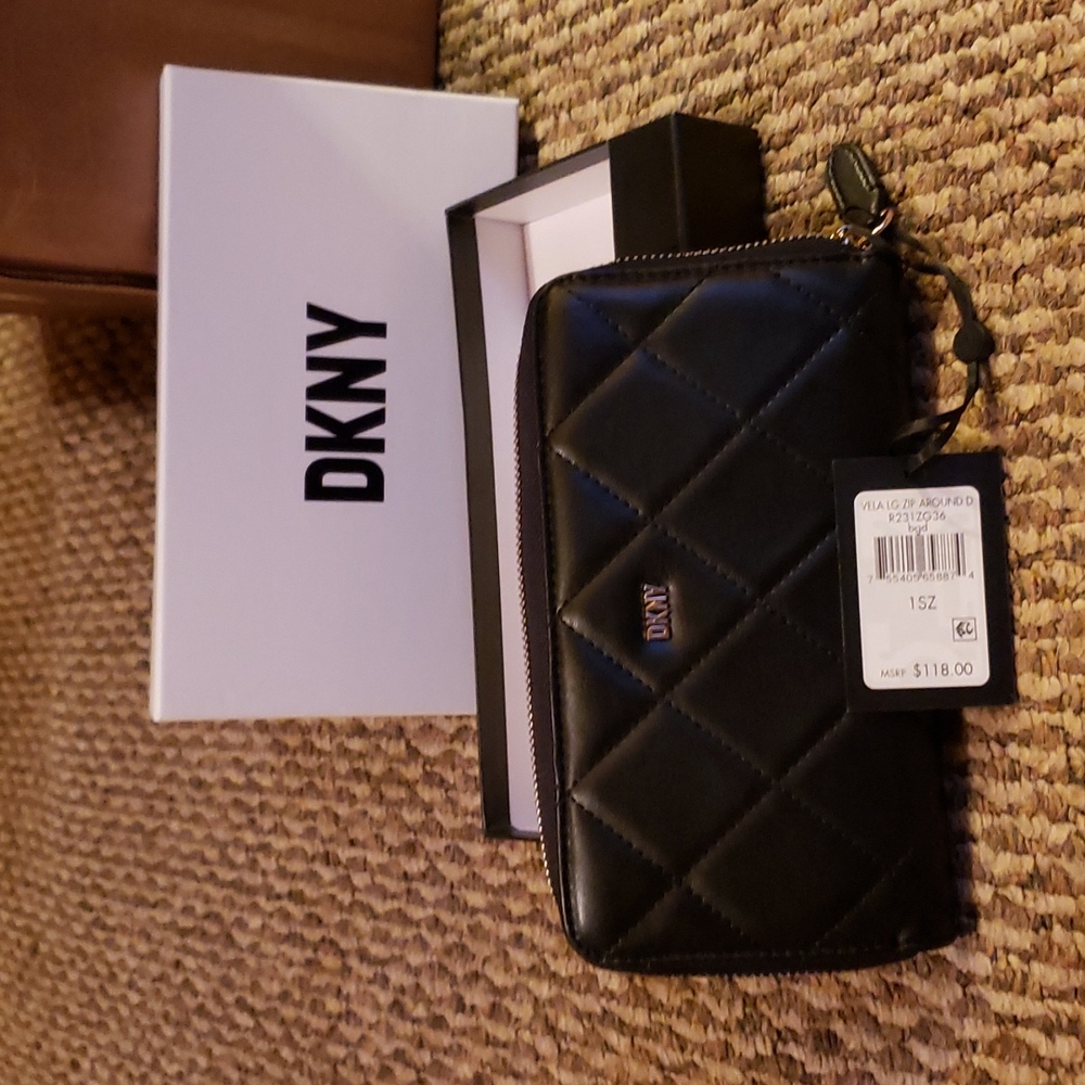 Brand new in box DKNY zippy black wallet